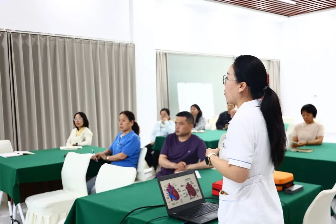 守护生命，「救」在身边 | 山东中昌元集团开展心肺复苏术及AED设备使用专题培训 - 现场照片2