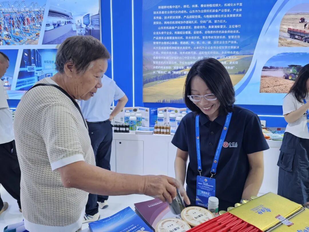 客商洽谈交流