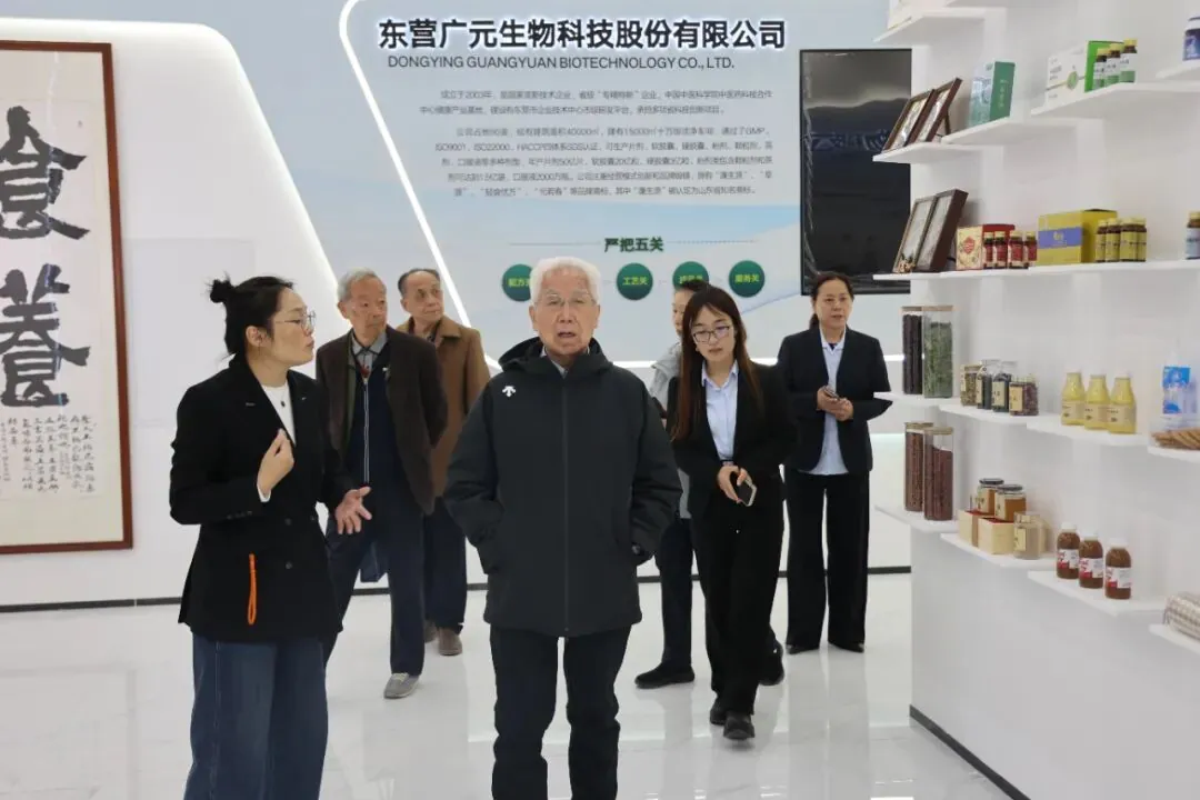 中国工程院院士龙乐豪院士一行在黄三角农高区党工委副书记杜广选陪同下莅临中昌元集团考察指导